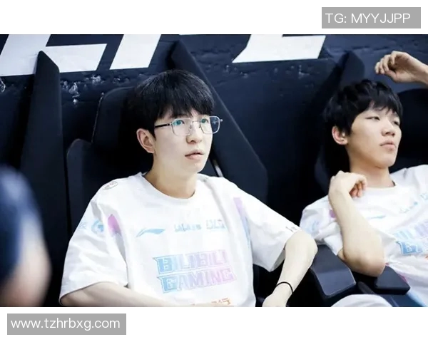 LPL春季赛中康复的Elk展现出色表现引发粉丝热议与期待